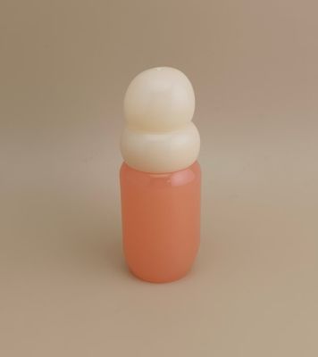 Różowa szklana butelka z białą czapką ryżową dla perfum dla dziewcząt