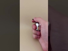 Czarno-srebrny pomp kremowy K702-1 do butelek kosmetycznych