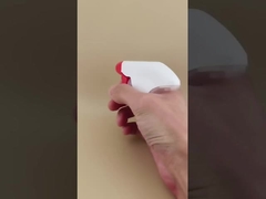 Czerwono-biały spryskiwacz z pompką spustową K107-1 z certyfikatem