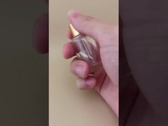 Delikatna, jasna, matowa, mała butelka do kropli do balsamów