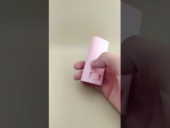 Różowe, gładkie opakowanie balsamu do ust dla szminek