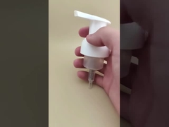 Delikatny projekt białej plastikowej pompy piankowej do butelek szamponu