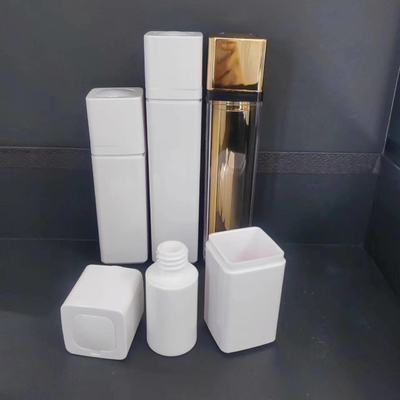 Typ zakrętki jako butelki z dozownikiem bezpowietrznym do kremu 15 ML / 30 ML / 50 ML