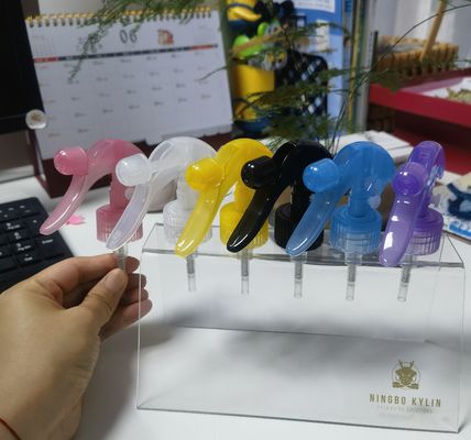 Przejrzysty spryskarz do czyszczenia gospodarstw domowych