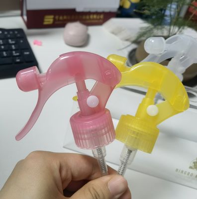 Przejrzysty spryskarz do czyszczenia gospodarstw domowych