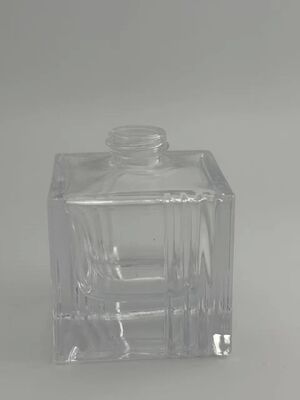 Unikalna butelka ze szklaną perfumą o pojemności 30 ml z opryskiwaczem