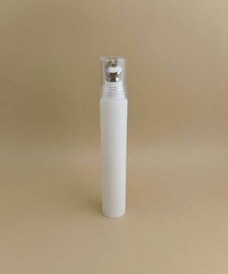 Delikatny projekt białej plastikowej elastycznej rurki do pielęgnacji skóry